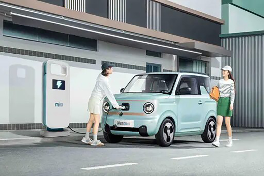 Geely Panda 120km Mini Auto New Energy Vehicle 3-Door 4-Seat Hatchback Mini EV Car