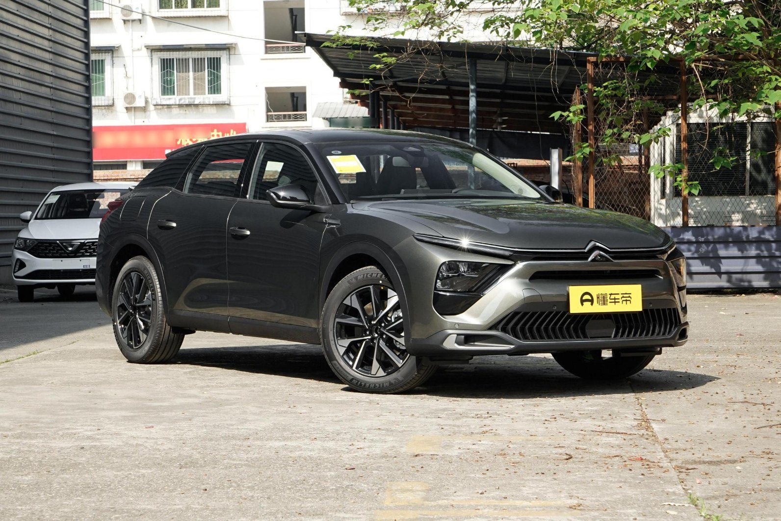 2024 Factory Selling New Versailles Power Edition Used Hatchback Fuel Car for Adult