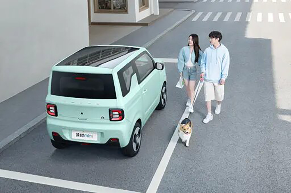 Geely Panda 120km Mini Auto New Energy Vehicle 3-Door 4-Seat Hatchback Mini EV Car