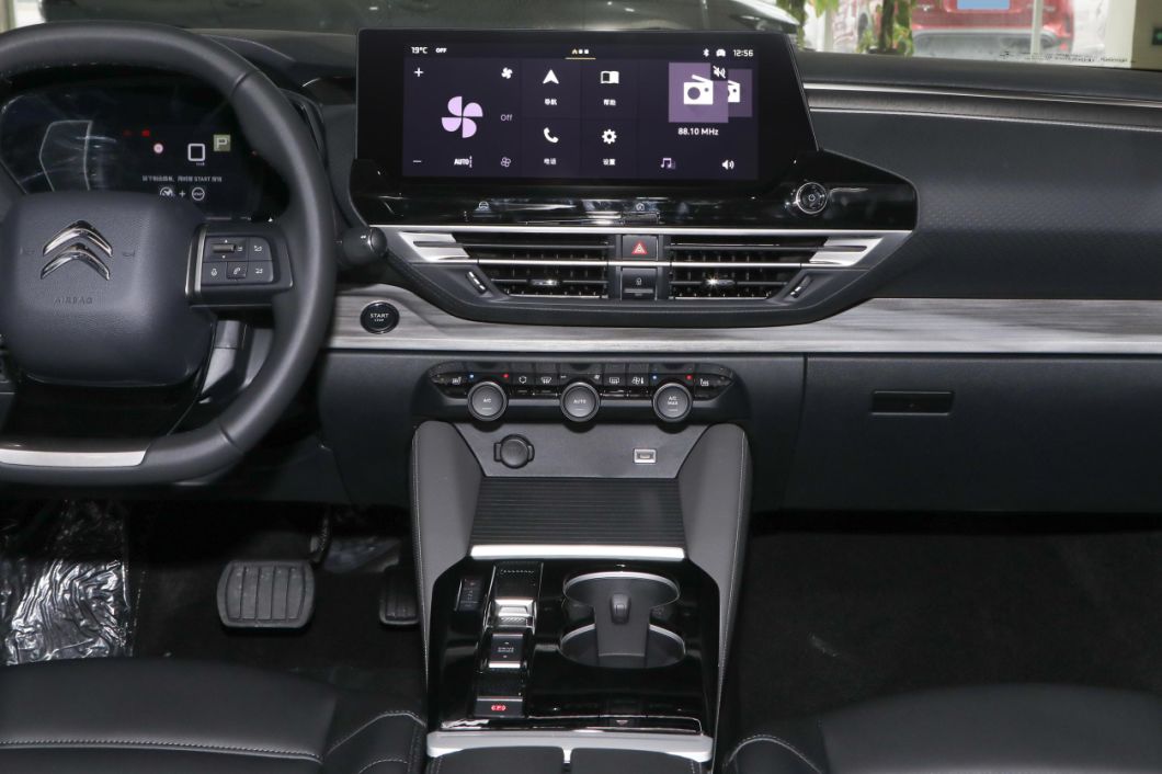 2024 Factory Selling New Versailles Power Edition Used Hatchback Fuel Car for Adult