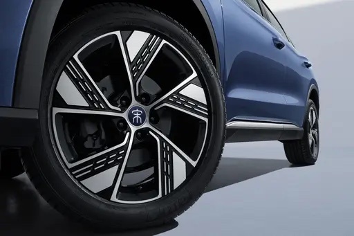 China Plug-in Hybrid Car BYD Song Pro 2024 Honor DM-i 71KM Leading Car Motor Long Range SUV