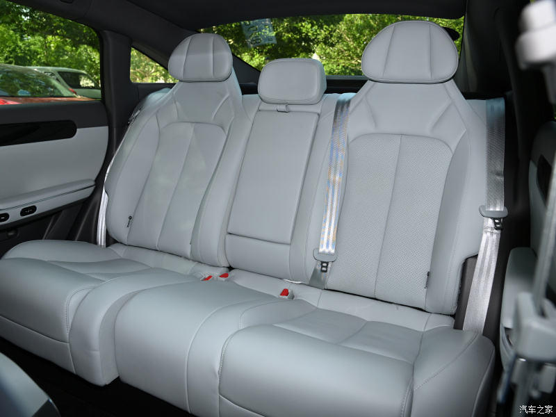 Leapmotor C01 New Energy Sedan Vehicle 216 Reev Comfort Edition Electric Car