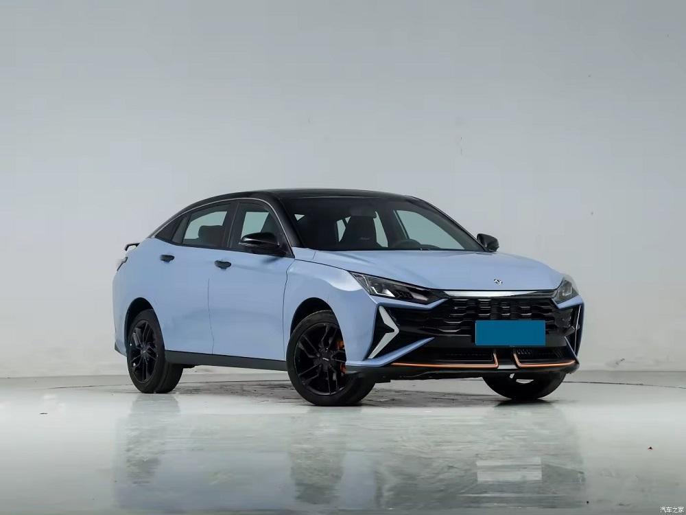 China Dongfeng Aeolus Yixuan Max Luxury Version Sedan High Speed Gasoline Petrol New Cars with Panoramic Sunroof