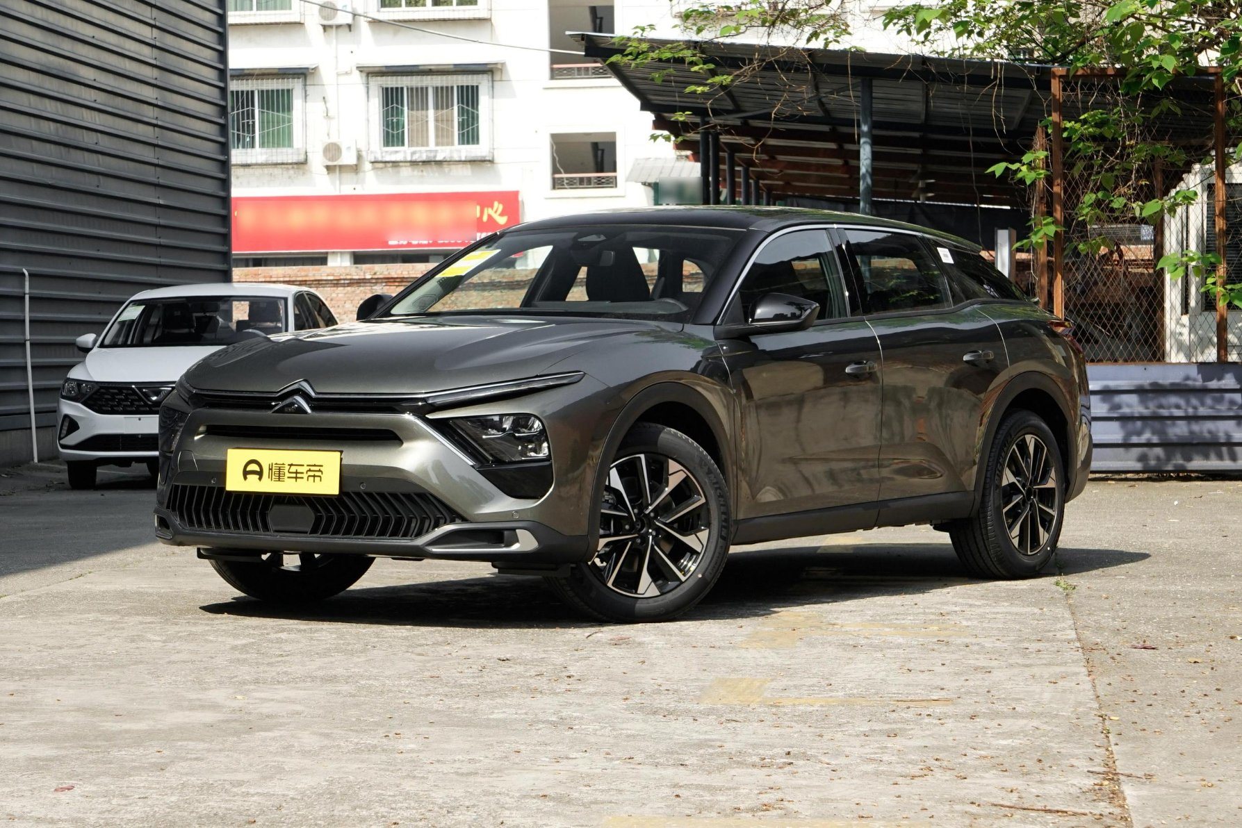 2024 Factory Selling New Versailles Power Edition Used Hatchback Fuel Car for Adult