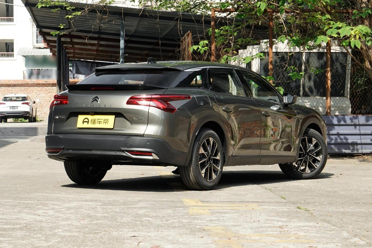 2024 Factory Selling New Versailles Power Edition Used Hatchback Fuel Car for Adult
