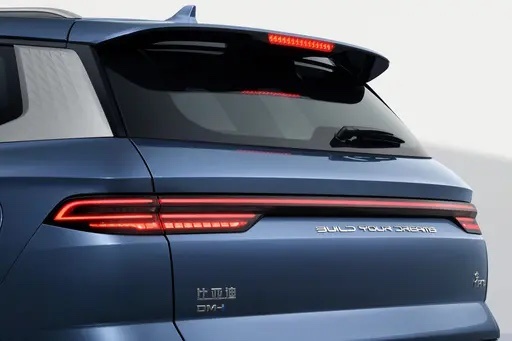 China Plug-in Hybrid Car BYD Song Pro 2024 Honor DM-i 71KM Leading Car Motor Long Range SUV