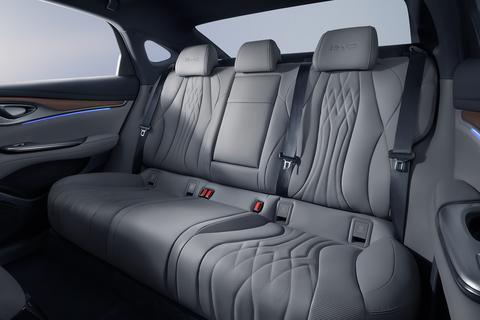 Hot Selling BYD Seal Left Rudder Pure Electric Sedan Car RR 4WD B-Class 550km 650km 700km New Energy Vehicles