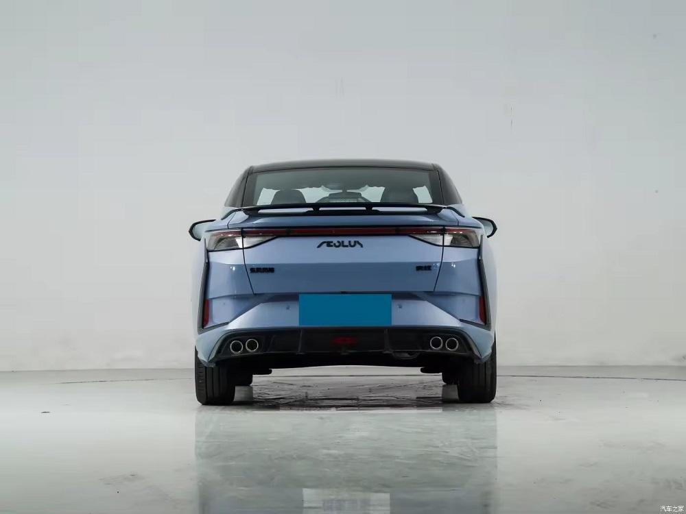 China Dongfeng Aeolus Yixuan Max Luxury Version Sedan High Speed Gasoline Petrol New Cars with Panoramic Sunroof