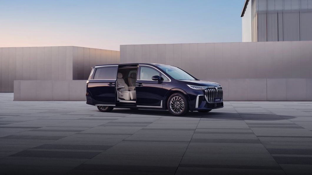 2024 Awd EV MPV Car Dongfeng Voyah Dreamer Excellent Edition Bev Lantu 7seats New Energy Cars Automobile Vehicles Russia